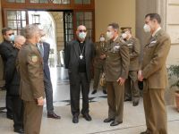 Recepción de SER. Omella por parte de las autoridades militares (1)